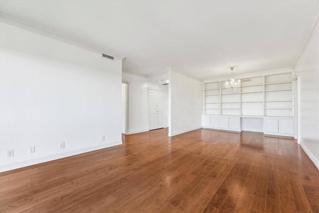 Great open floorplan.