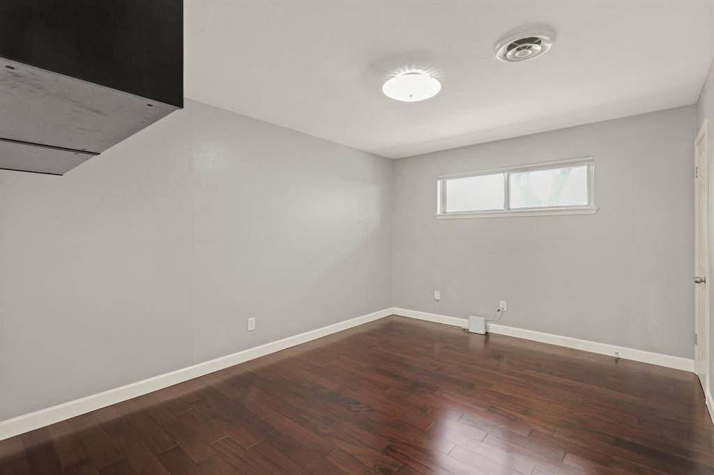 Guest bedroom 1
