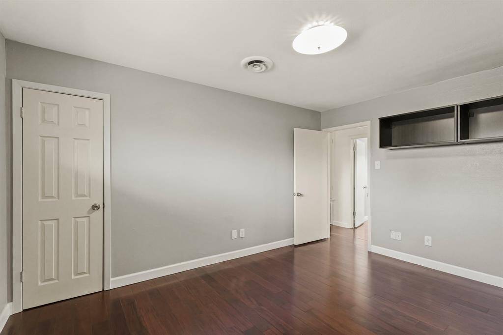 Guest bedroom 1