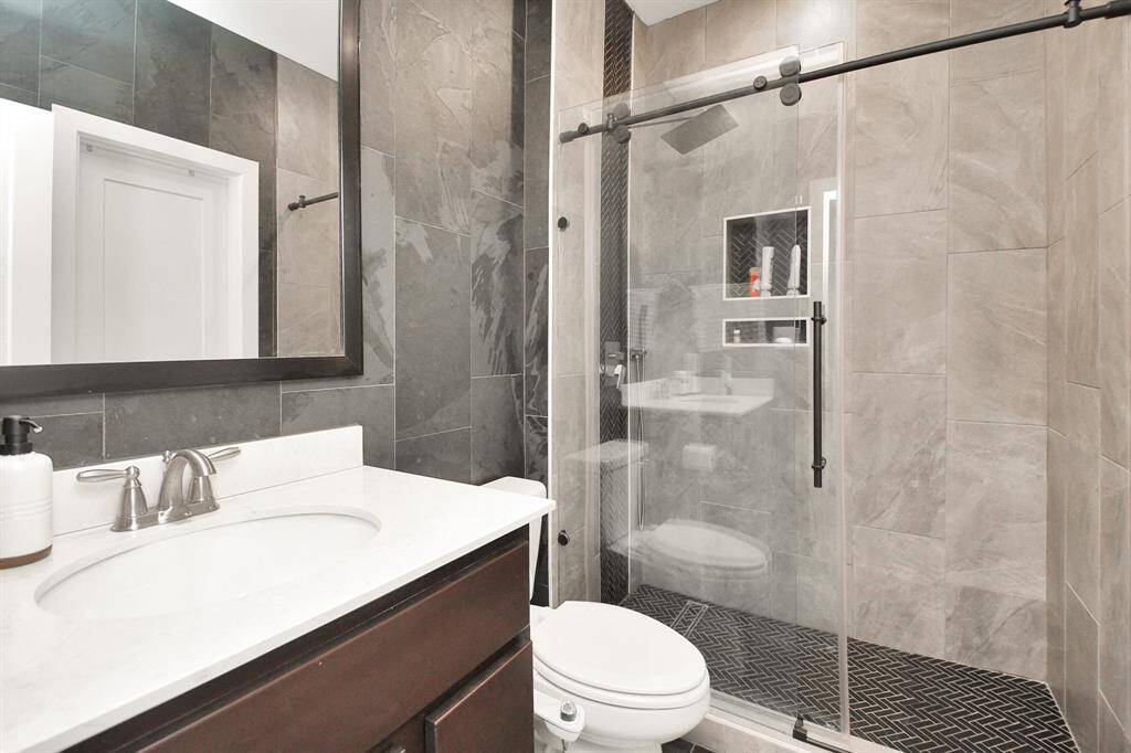 Full bathroom