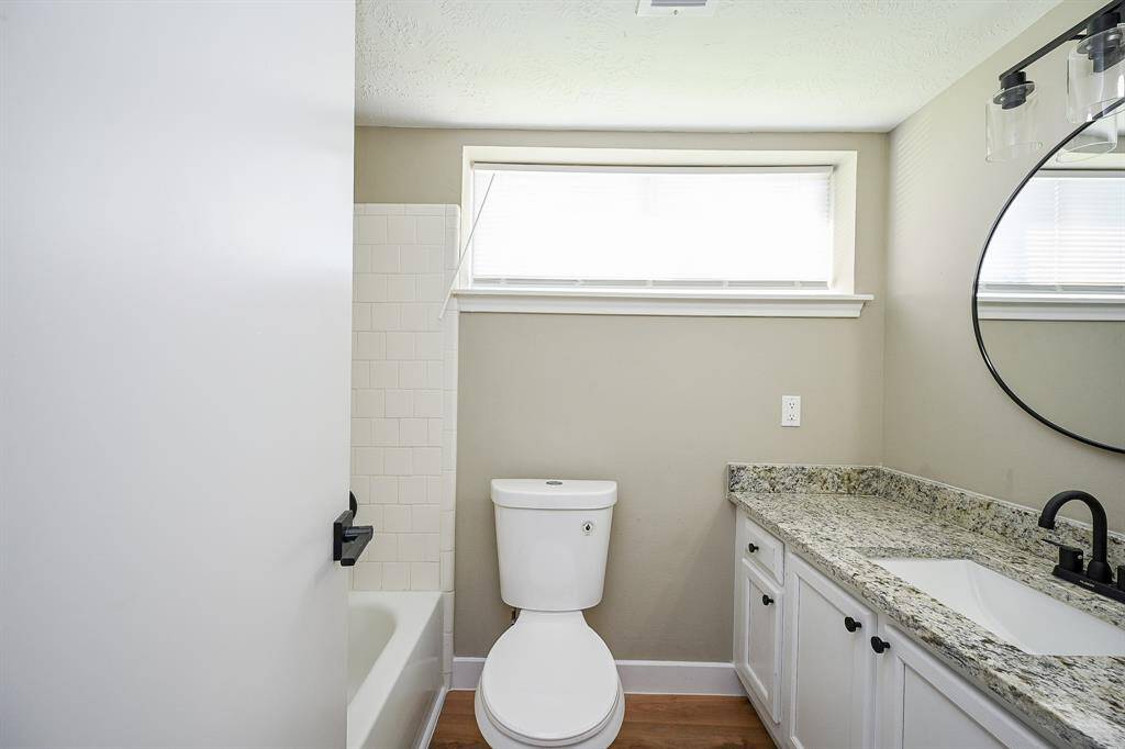 Welcome to this inviting bedroom that adds spaciousness and a closet with sliding doors for convenience.