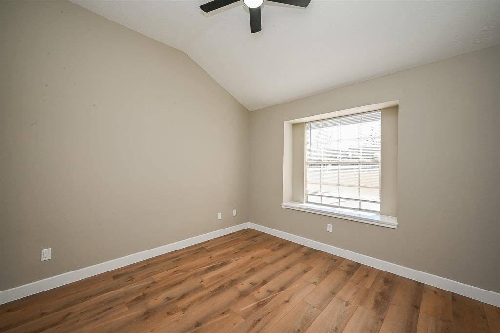 Discover a thoughtfully designed bedroom with a blend of comfort and practicality.