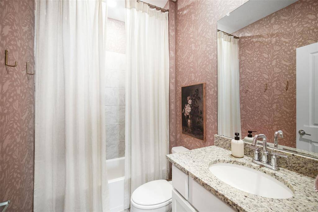 Guest bath with custom paint.