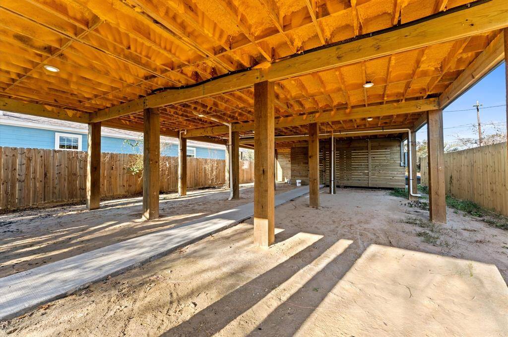 The property offers ample parking space, making it easy to accommodate multiple vehicles.