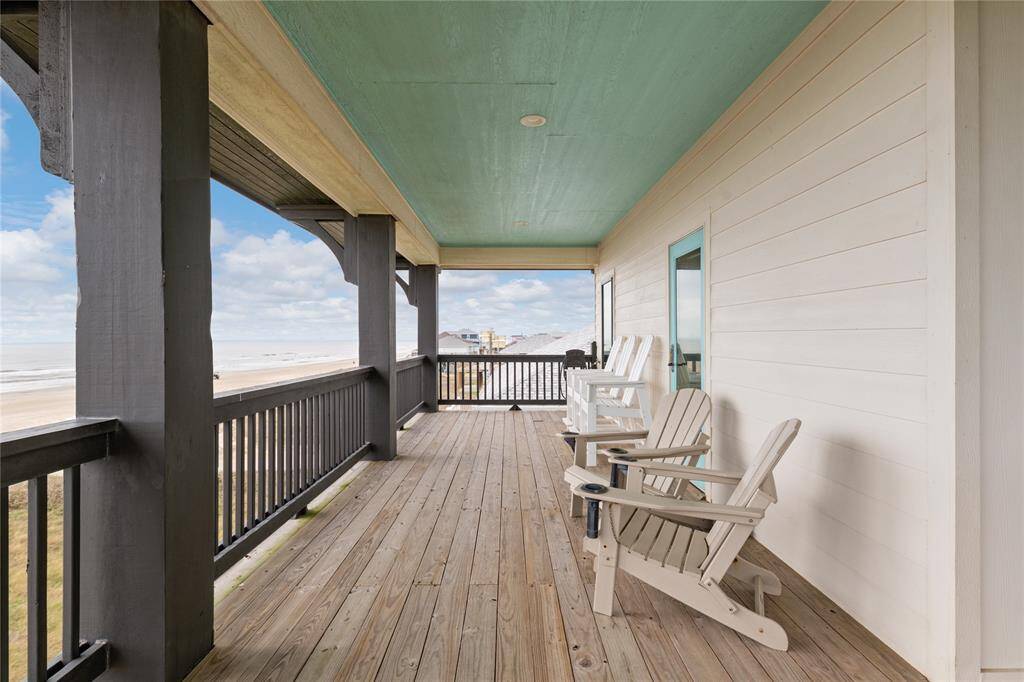 The two wraparound decks provide an ideal extension of the home's living space, blending indoor and outdoor living. With easy access and panoramic ocean views, it's a perfect spot for relaxation, meals, or just enjoying the fresh air.