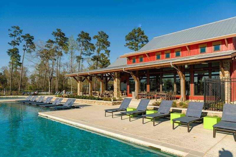NorthGrove - Swimming Pool and The Retreat view