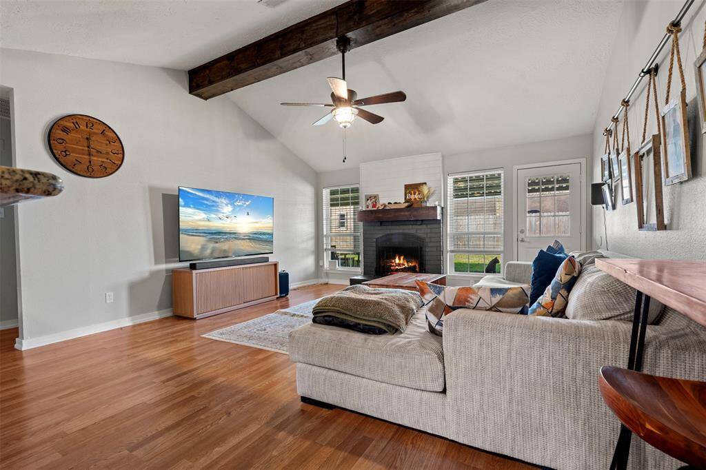 Exposed beam and natural light