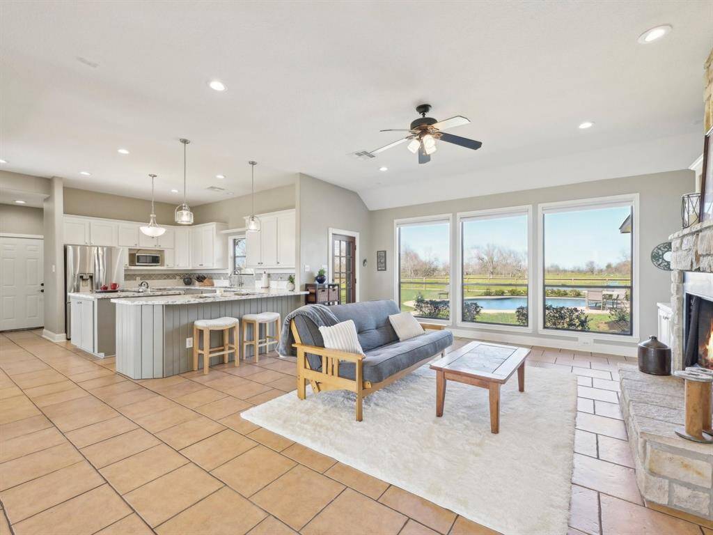 Notice the pool view from the Family Room. So pretty!