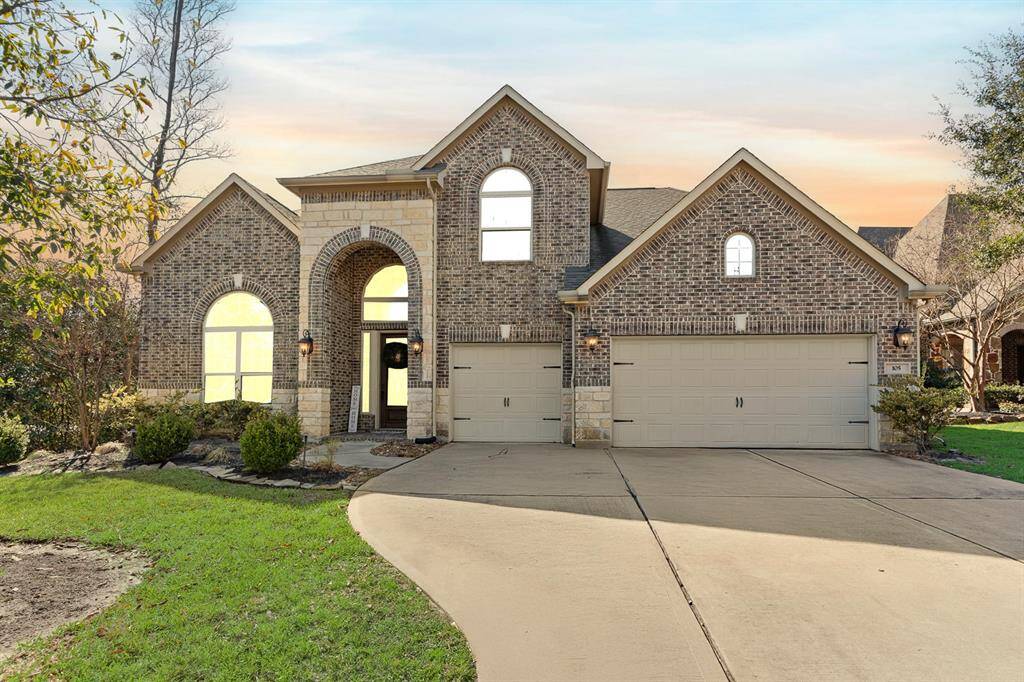 Welcome to this meticulously maintained 5 bedroom, 4.5 bath home in the master planned community of Woodforest.