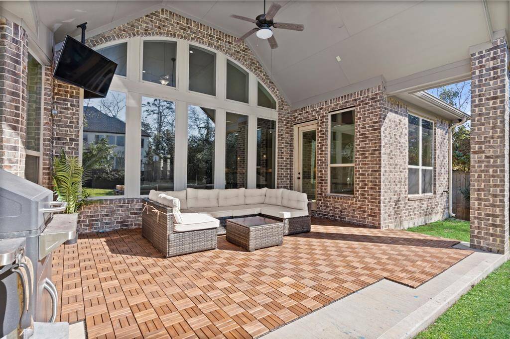 Large covered back patio.
