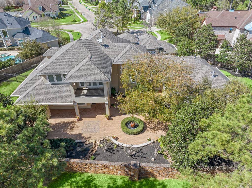 Stunning aerial view of a spacious, private courtyard.