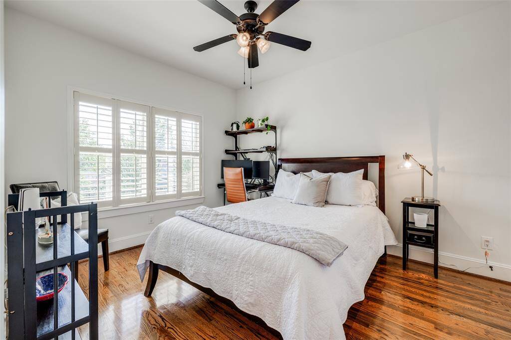 Bedroom 3 on second floor to the back of the home, plenty space for an additional desk if working from home, hardwood floors, ceiling fa, plantation shutters, access to Jack & Jill Bathroom, closet