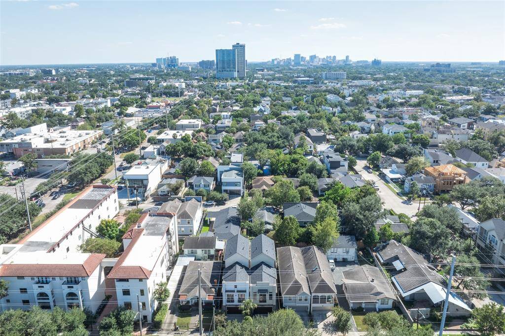 Short commute to Medical Center, lots of fabulous shops & restaurants within walking distance, new roof 2024, outside recently repainted