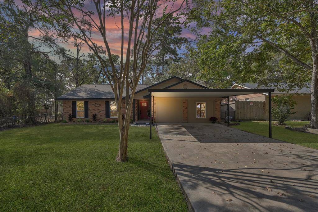 This home is even prettier in person! Schedule your tour today!!
