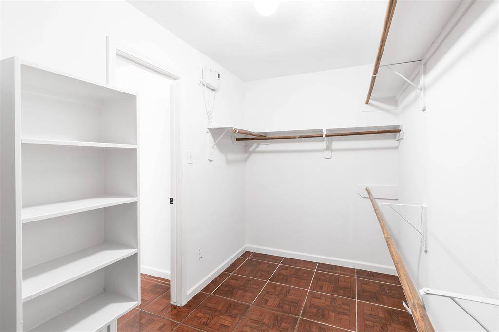 walk in closet