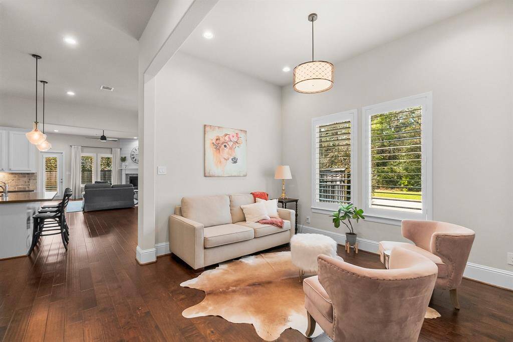Extra space near kitchen and open living area, perfect for additional sitting or dining.