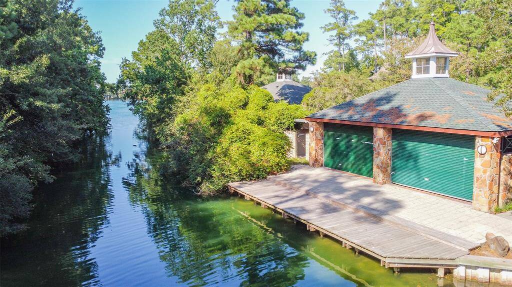 Boat house with docks to enjoy catch and release fishing.