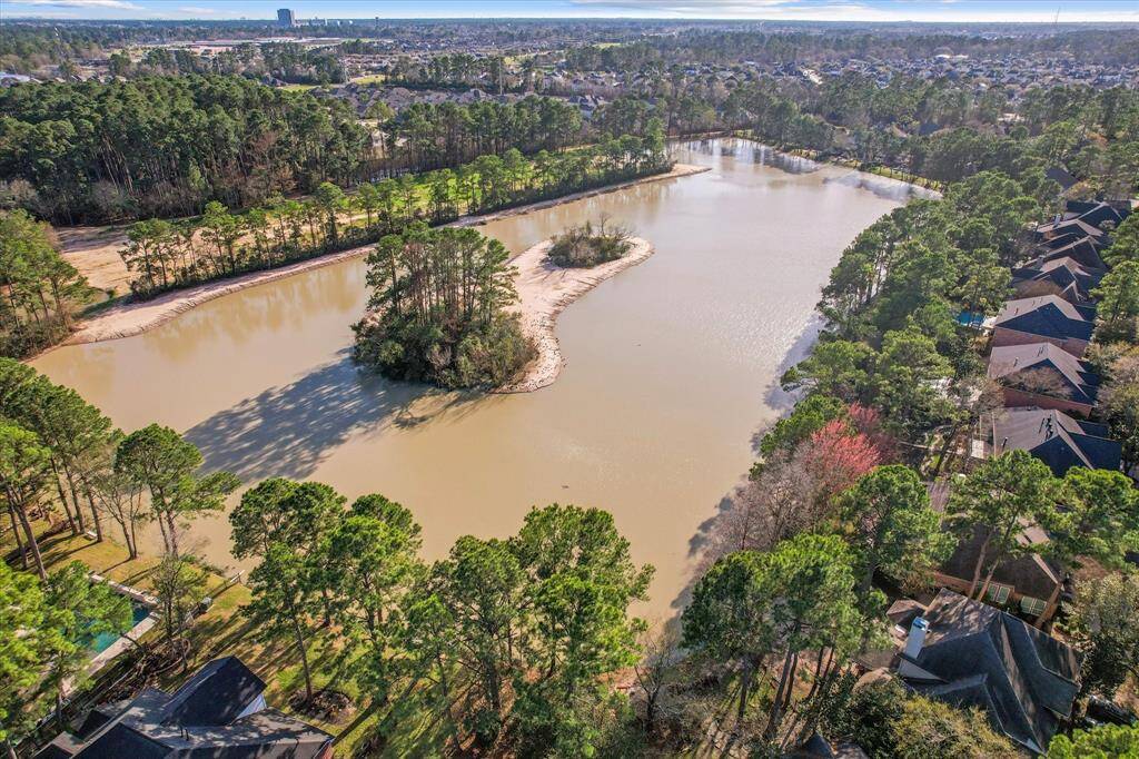 Nearby Southerloch Lake was just renovated in 2024 and is located just a few blocks away.