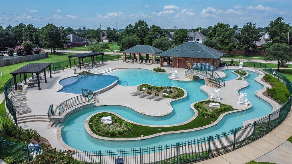 Community Lazy River Pool