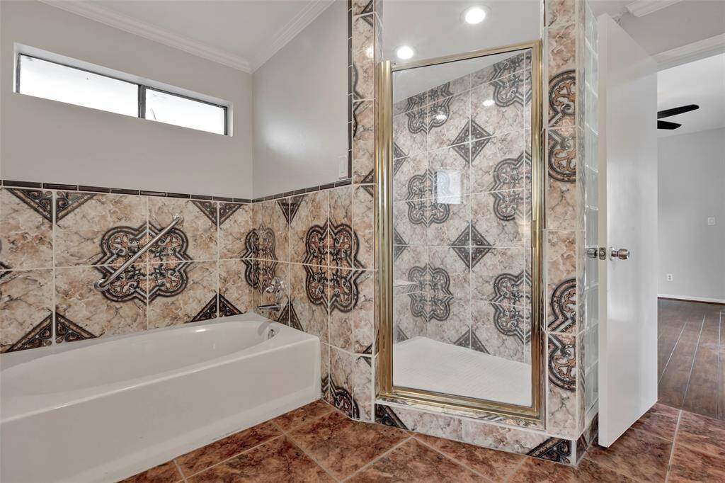 Primary Shower and separate tub