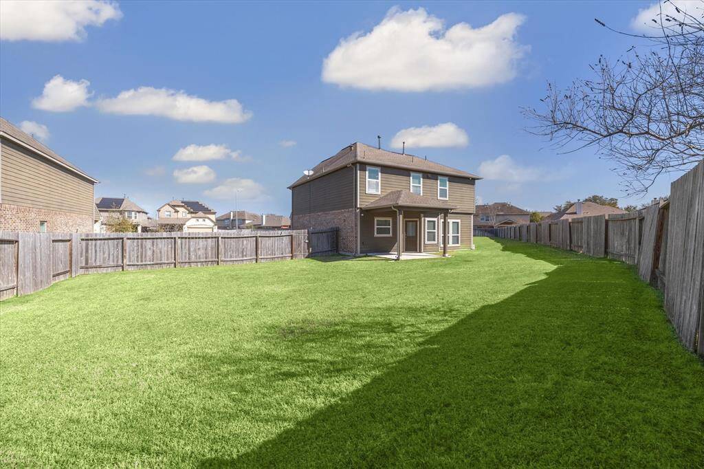 Large enough for a pool, a playground, a garden and still have green space left over for kids and pets to run freely!