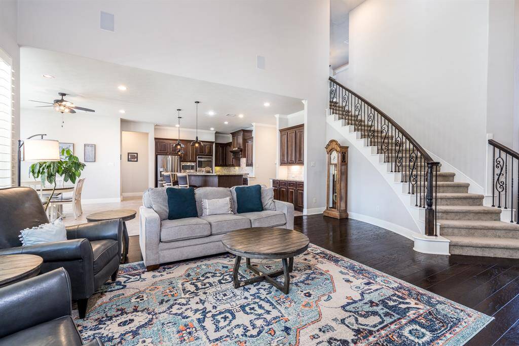 This home's layout is absolutely perfect for entertaining and boasts a light and bright family room that flows seamlessly into the gourmet kitchen!