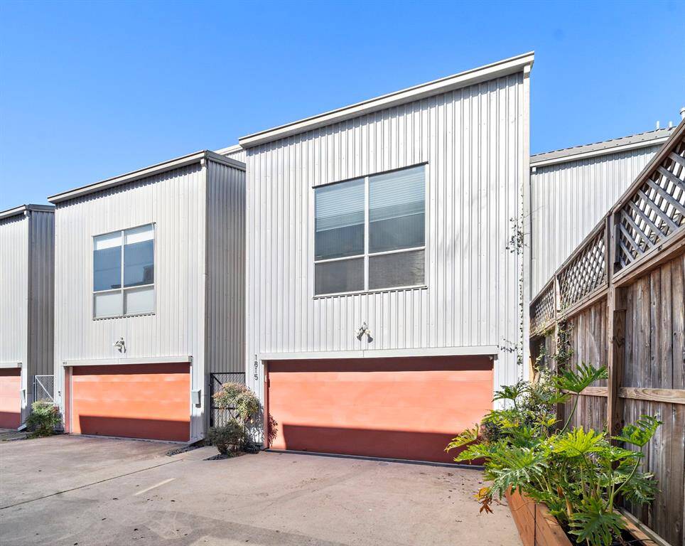 Welcome to 1815 Tuam, located at the end of the community.