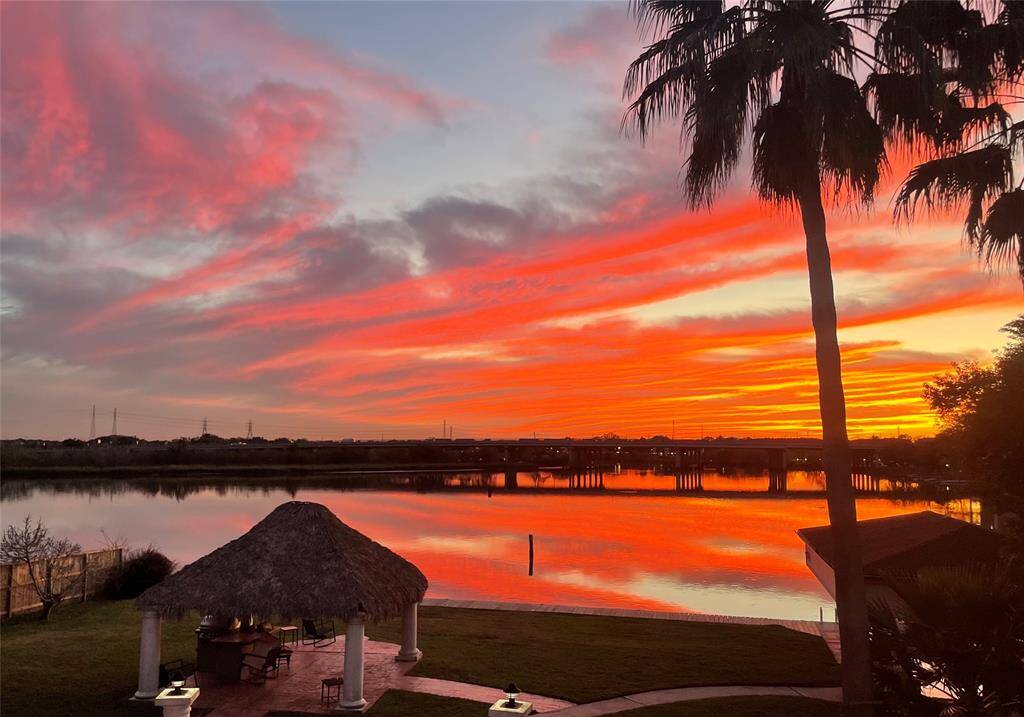 Some of the most stunning sunsets you'll ever see right from your back yard!