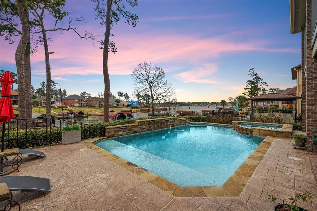 PEFECTLY SIZED POOL WITH GORGEOUS VIEWS