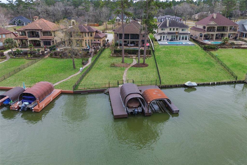 NOTICE THE DIFFERENCE IN 40' DOCK LENGTH v SMALLER ( NEW CODE) DOCKS OF 30'