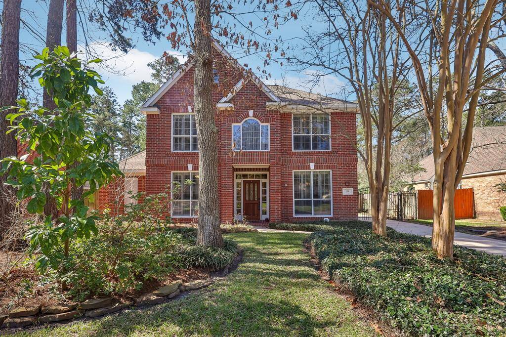 Discover 19 Shady Pond in The Woodlands, TX—a 5-bedroom home featuring two bedrooms on the main floor, a beautiful pool, and serene greenbelt views.