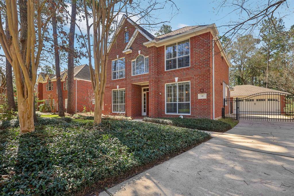 Located in the sought-after David Elementary and CPHS school zones, this home offers an excellent educational foundation.