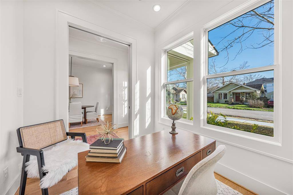 With a breathtaking view of the front yard, this office is the perfect spot for inspiration and productivity.