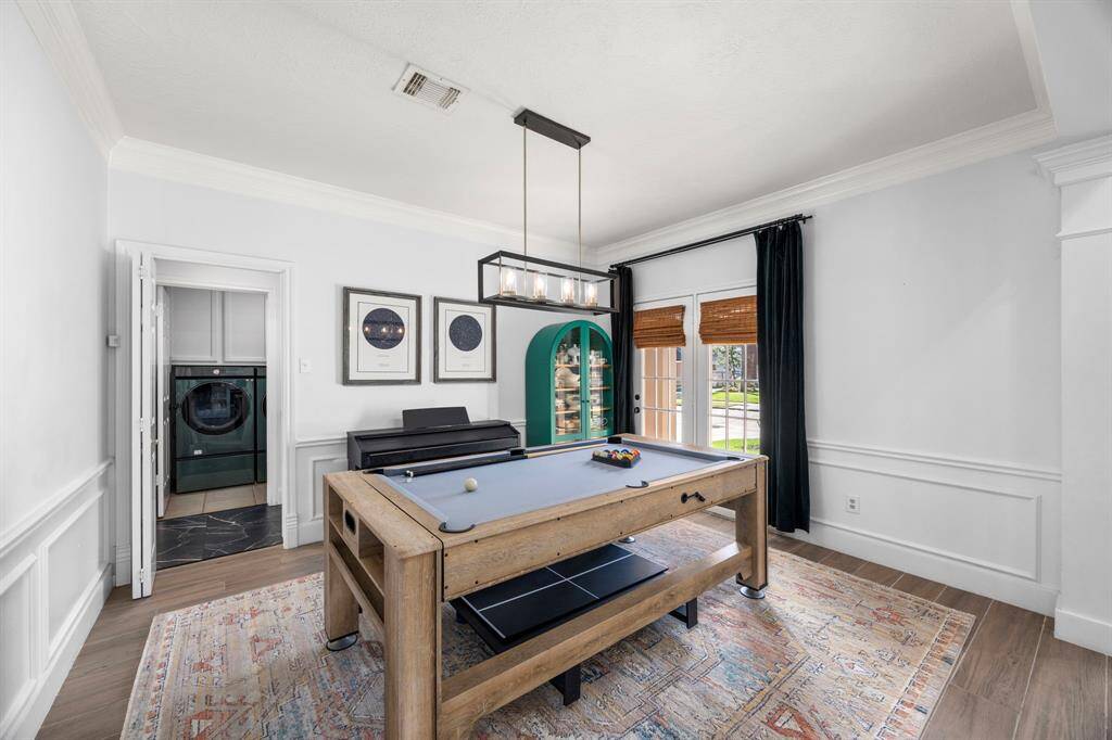 A moody, massive study provides the perfect space for more than one person to work from home.