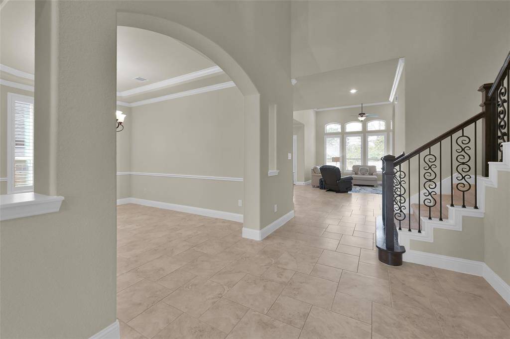View of the arches and niches as you approach the HUGE Dining Room.