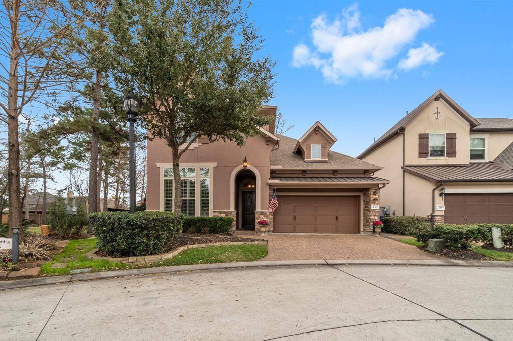 Welcome home to 242 Sonoma Court