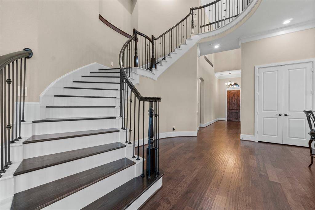 Gorgeous staircase creates elegance