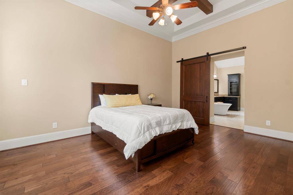 Oversized primary suite