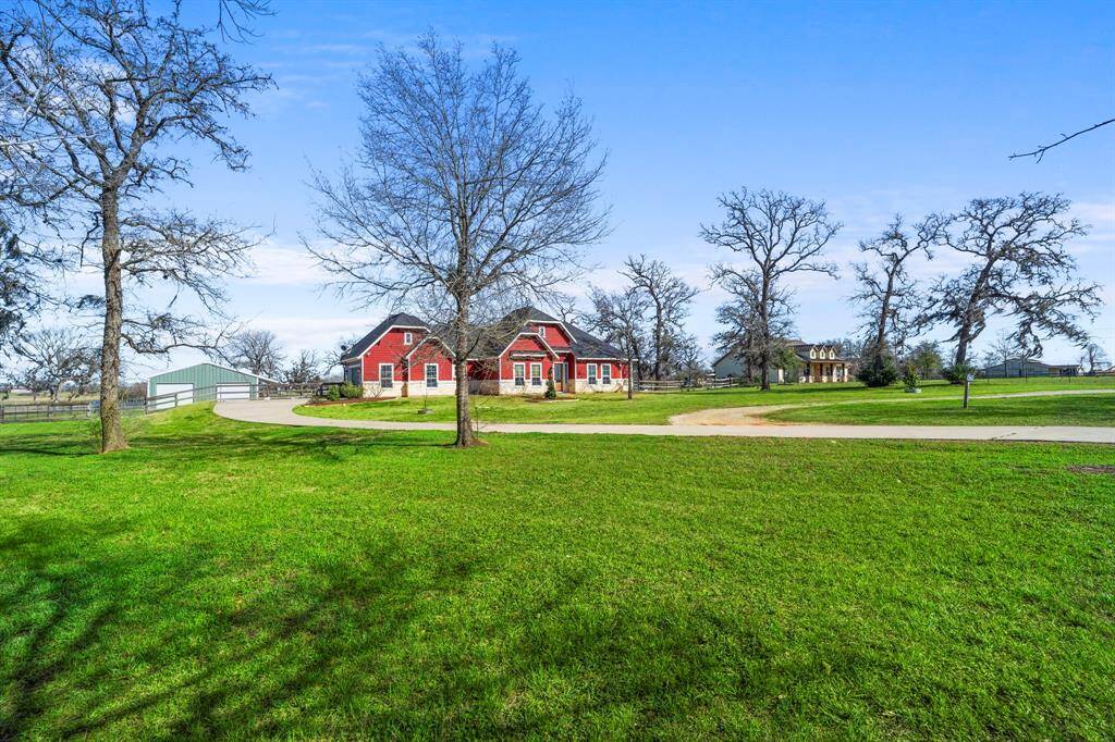 Don’t miss out on this rare opportunity to own a slice of paradise in Ranches of Spring Hill!