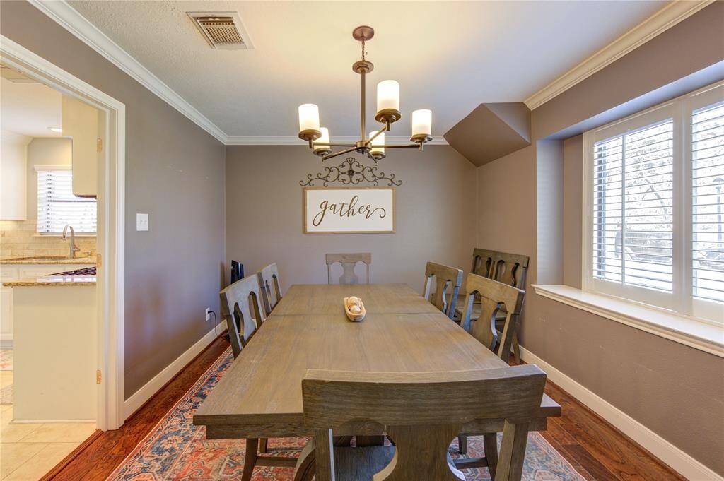 Spacious dining room!