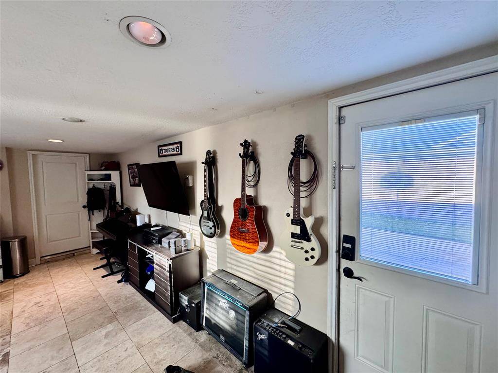 Bonus room.