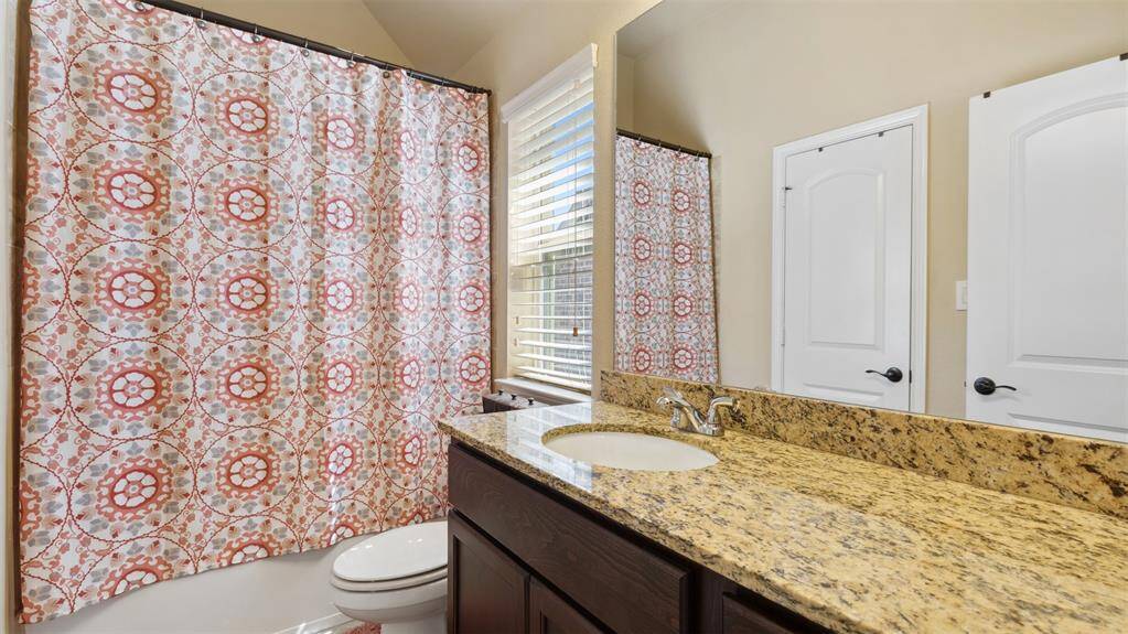 Upstairs Full Bath