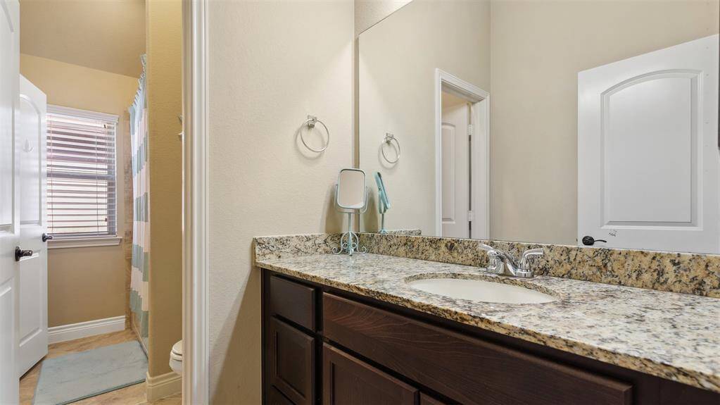 Jack And Jill Upstairs Full Bath