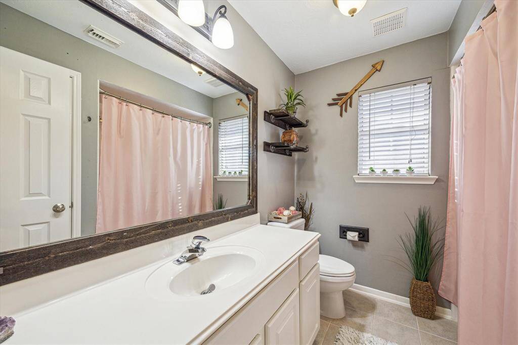 Spacious upstairs guest bath