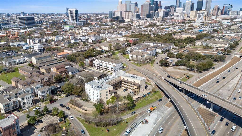 This condo is right off of 288.