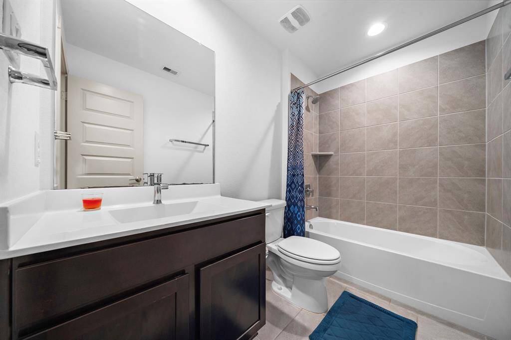 Secondary bathroom