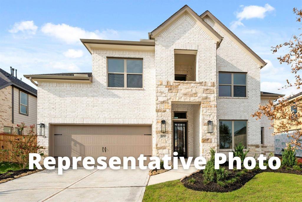 Westin Homes NEW Construction (Preston IX, Elevation M) CURRENTLY BEING BUILT. Two story. 4 bedrooms. 3.5 baths. Primary suite downstairs with large walk-in closet. Spacious island kitchen open to Family room. Formal Dining and Study. Game room and Media Room upstairs. Covered back patio and attached 2 car garage.