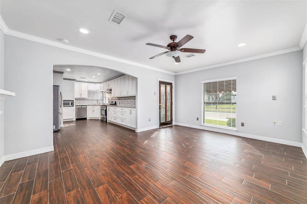 Open concept floor plan where kitchen and living area blend to each other.