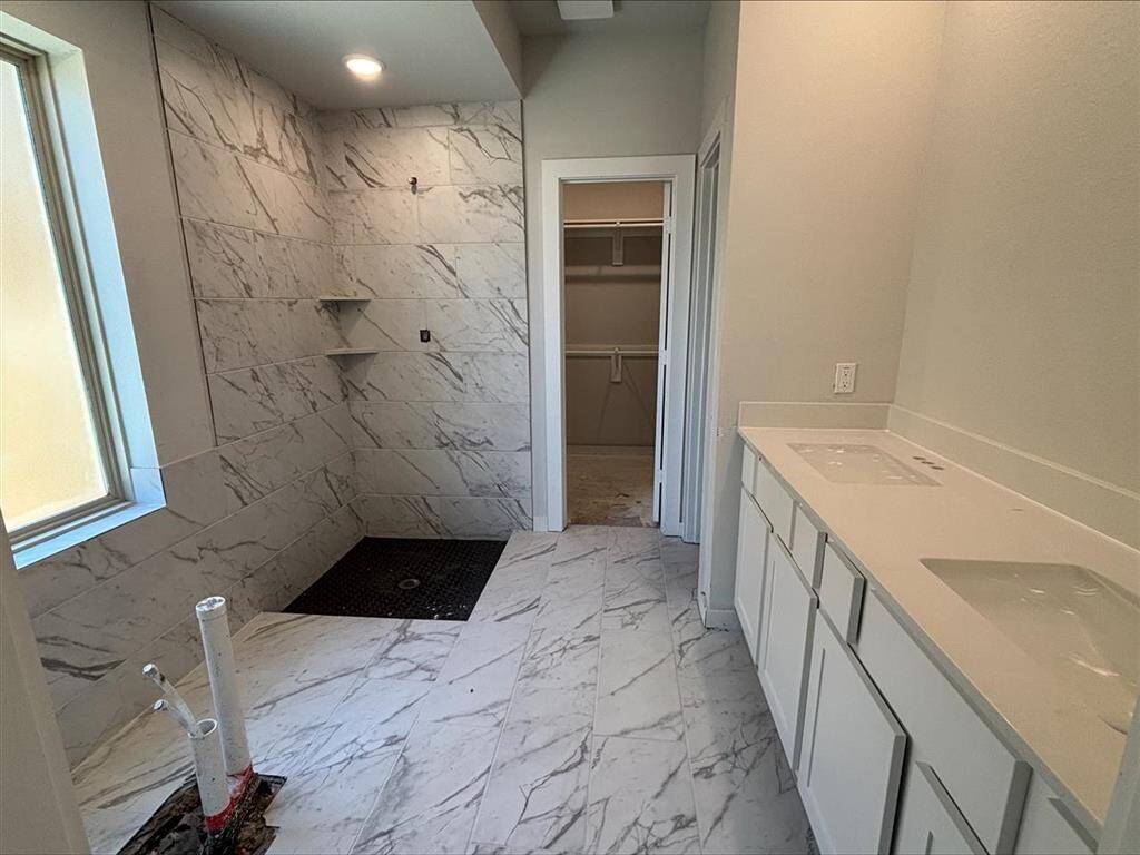Amazing Primary Bath!