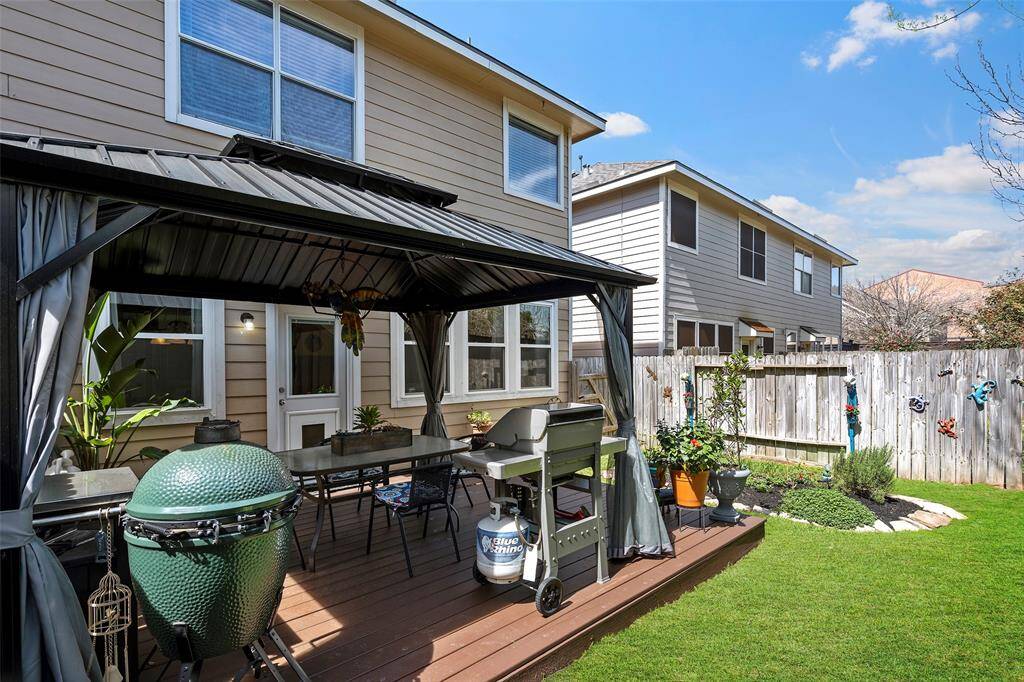 Covered gazebo, perfect for outdoor dining and entertaining. Great for barbeque offering a private and inviting outdoor space.